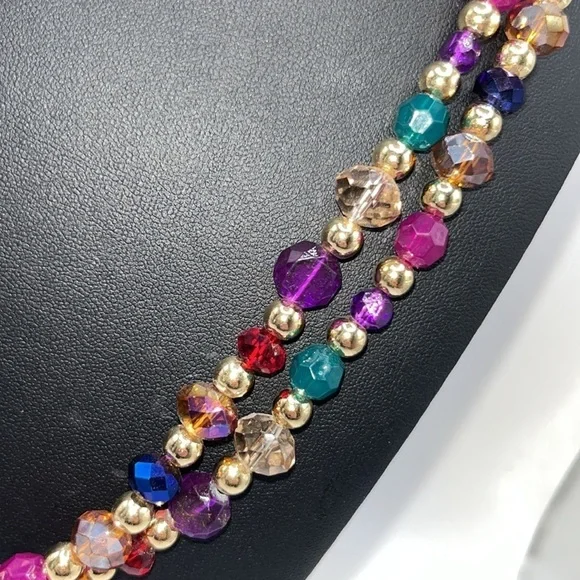 Beautiful colorful iridescent jewel tone beaded necklace and clip on earrings - Picture 6 of 14